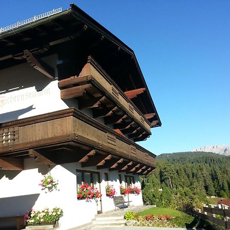 Haus Fichtenstamm Seefeld in Tirol Luaran gambar