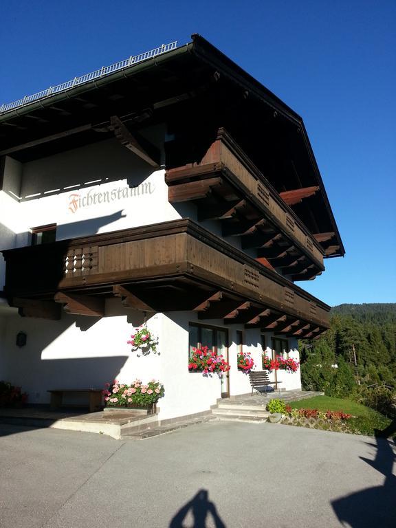 Haus Fichtenstamm Seefeld in Tirol Luaran gambar